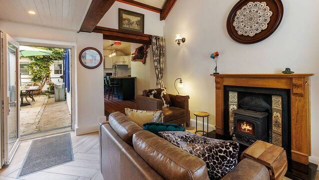 Waterford Property: Stylish cottage in convenient urban setting Waterford Property: Stylish cottage in convenient urban setting